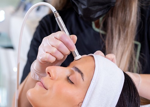 Βαθύς Καθαρισμός Προσώπου + Δερμοαπόξεση με διαμάντι